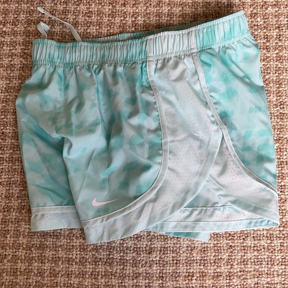 NIKE WOMENS RUNNING SHORTS - Picture 4 of 11